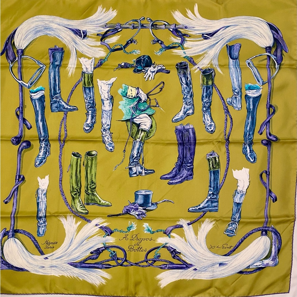 HERMES silk scarf
Apropos de Bottes